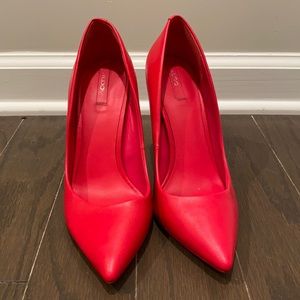 Aldo hot pink pumps!